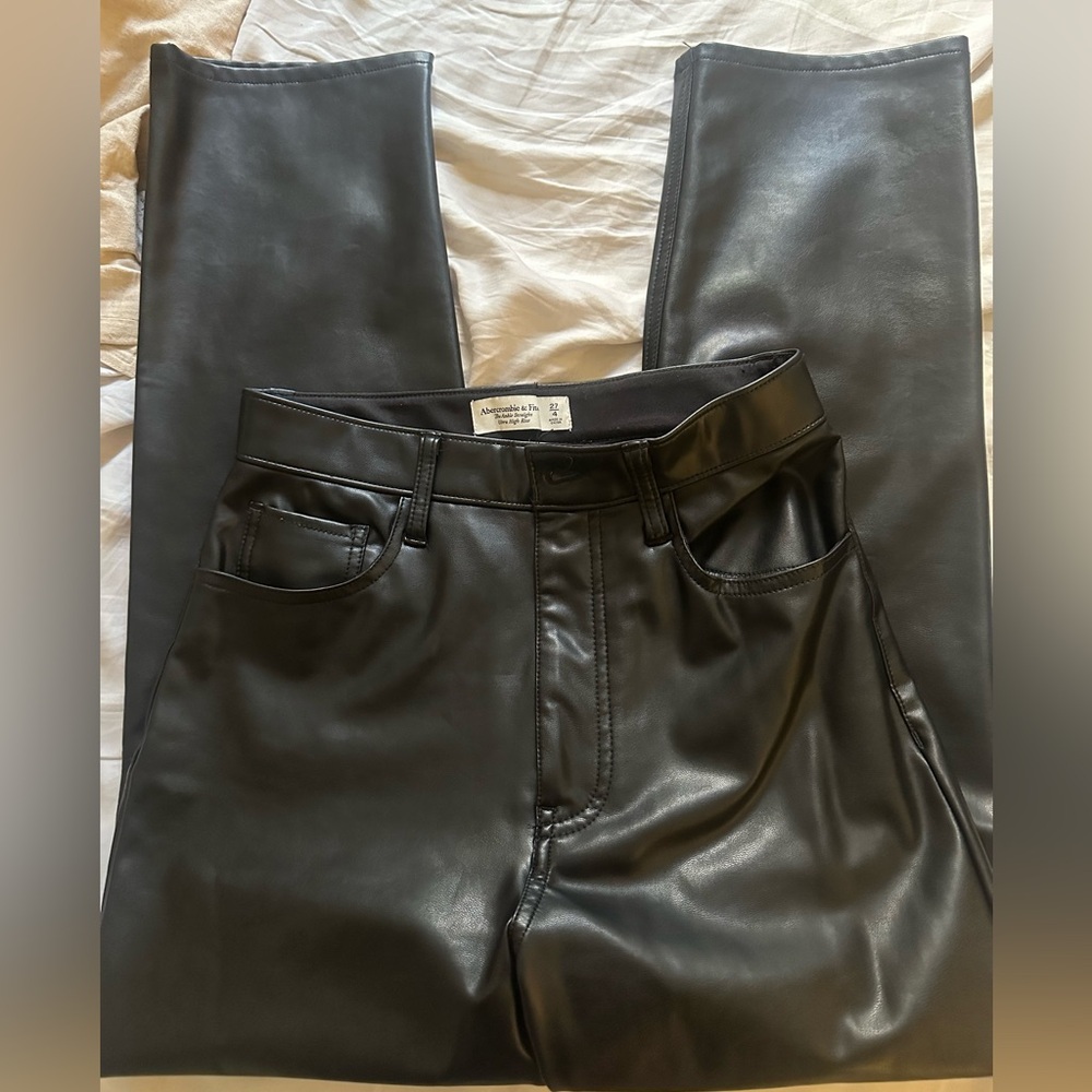 Abercrombie & Fitch The Ankle Straight Ultra High Rise Faux Leather pants size 4